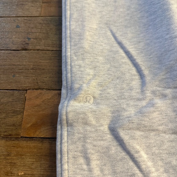 Lululemon Relaxed Fit Scuba Jogger - Size 8 - Heathered Core Ultra alight Grey - Picture 4 of 8